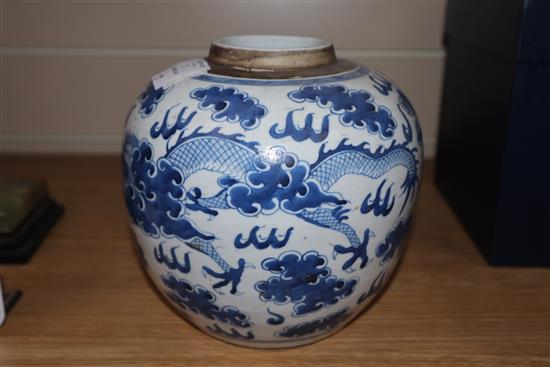 A Chinese blue and white jar, height 17cm